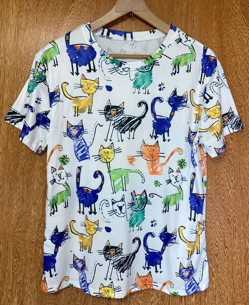 カラフル猫ちゃん♪ 猫柄 半袖Tシャツ Mサイズ
