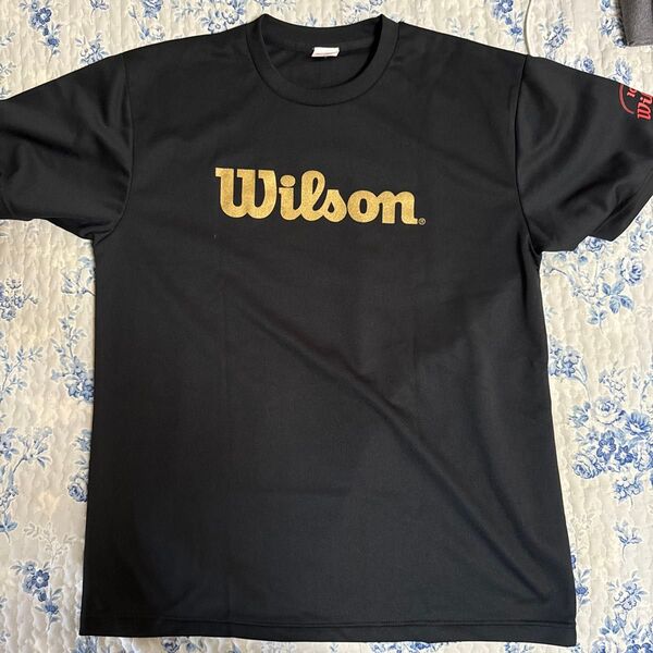 Wilson Tシャツ 黒 金ロゴ入り