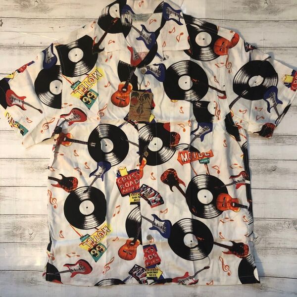 タグ付き新品 未使用 L レコード柄 ギター柄 プリントシャツ ホワイト