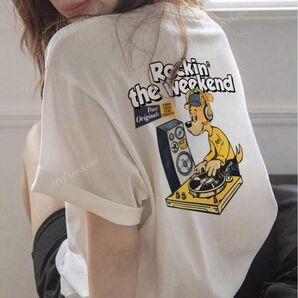 Rockin' the Weekend プリントTシャツ