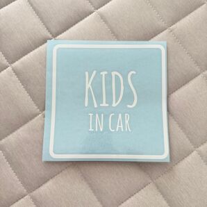 「KIDS IN CAR」ステッカー