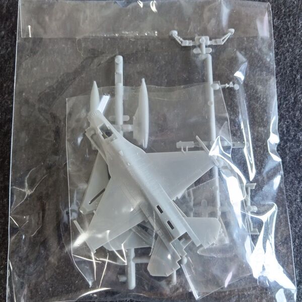 プラッツ 1/144 F-2A 支援戦闘機 無塗装キットのみ 1機分