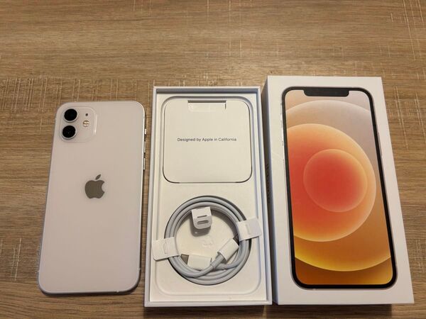 Apple iPhone12 64GB ホワイト SIMロック解除済み 本体 白 残債無し