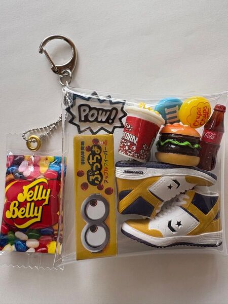 ガチャ詰めポーチ風、キャンディバック入りデコパーツキーホルダー