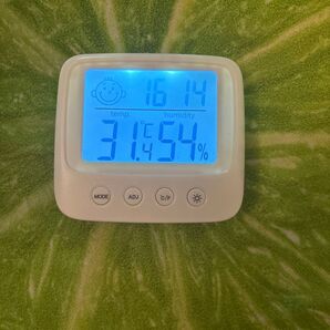 顔文字で表示するデジタル温湿度計