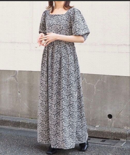 tiptop スクエアネックシャーリングワンピース 花柄 大人可愛い細見え