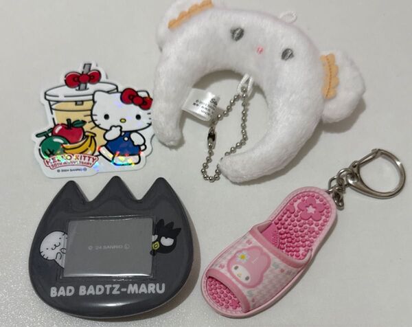 サンリオ おなまえバッジ 名札 バツ丸 マイメロ サンダルチャーム ステッカー キティ こぎみゅん キーホルダー