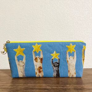 ☆ハンドメイド☆ 星 月 猫 ネコ 水色 少し大きめ ちょこっ台形 ペンケース