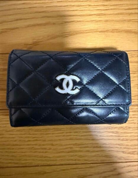 CHANEL 三つ折財布
