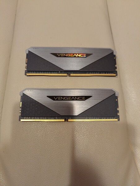 CORSAIR VENGEANCE DDR4 RGB 32GB(16GB×2)3600MHz
