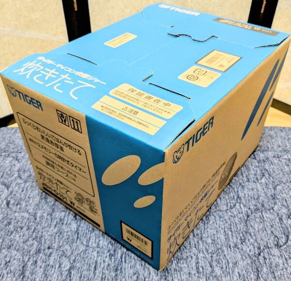 【新品24年製】タイガー 5.5合炊きマイコン炊飯ジャー JBH-G101W ホワイト