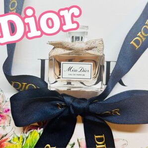 ディオール Miss Dior オードゥパルファン 香水 5ml 新品未使用 &限定DIORリボン