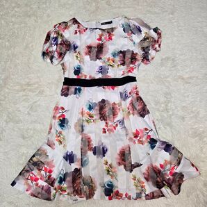 新品 タグ付 イナ INA フラワープリント ワンピース M 花柄 レース