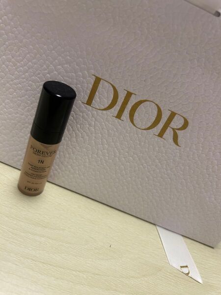 新品未使用☆DIOR ディオールスキン フォーエヴァー フルイド グロウ 1Nニュートラル【リキッドファンデーション】5ml