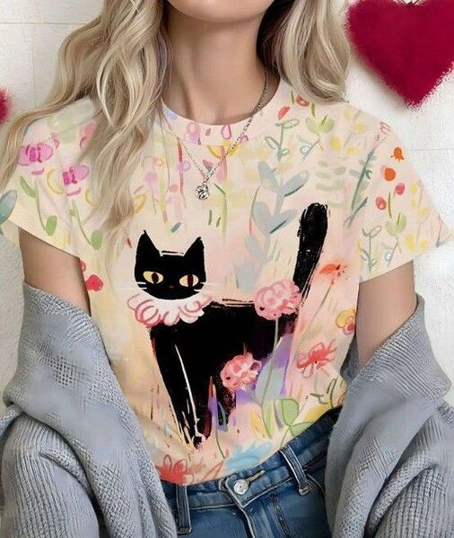 大きめサイズ★猫ちゃんプリント★半袖Tシャツ★M~(L)★たたみシワあります