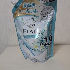 花王 FLAIR 柔軟剤 つめかえ サボンデサボンの香り 1040mlヘアゴム付き