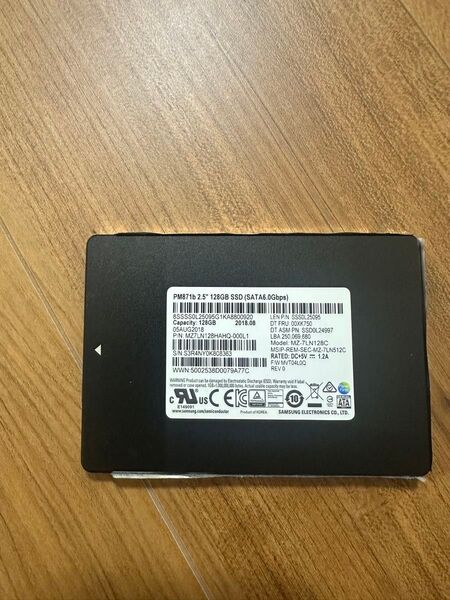 SAMSUNG 2.5インチ128GB SSD