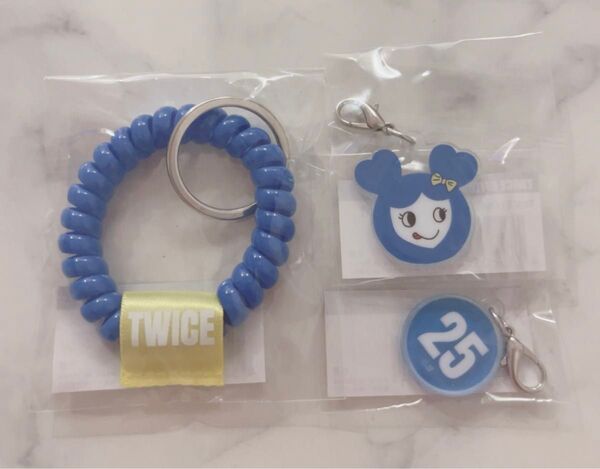 TWICE THIS IS FOR グッズ ポップアップ ワークショップ ツウィ ツブリー キーリング パーツ
