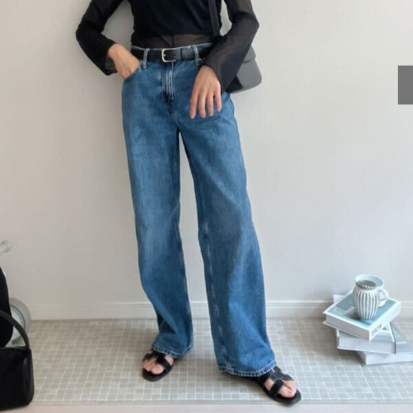ユニクロ ストレートデニムパンツ