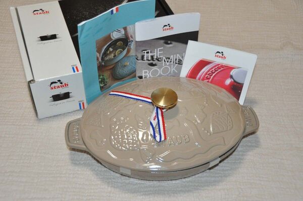 数量限定 STAUB mina perhonen リネン ホットプレートオーシャン オーバル23cm ミナペルホネン ストウブ