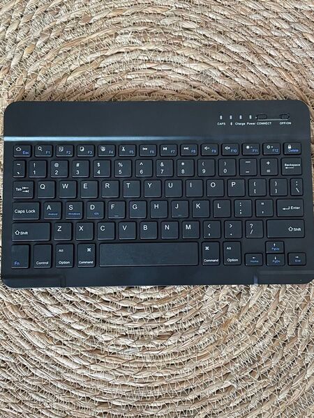 ワイヤレスキーボード ブラック 薄型 キーボード Bluetooth ブルートゥース