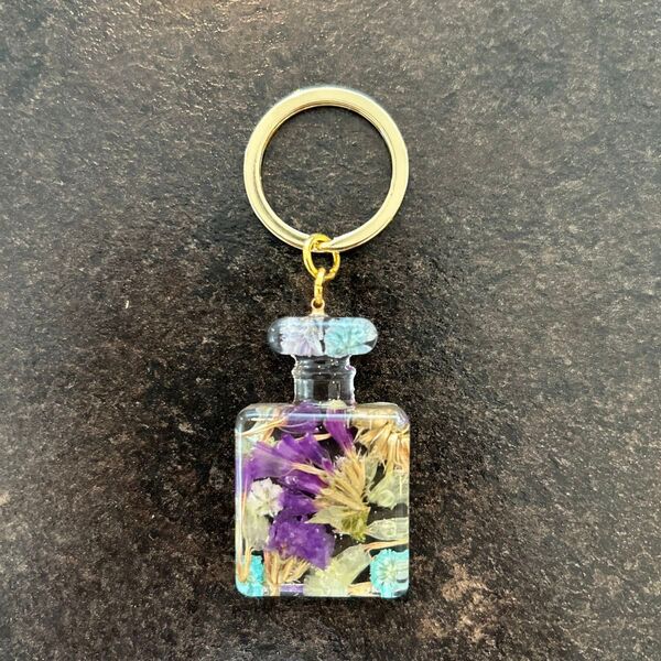 ハンドメイド レジン 香水型 キーホルダー ドライフラワー