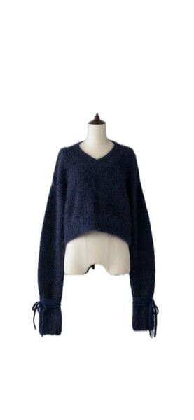 musubore ムスボレ フェザーヤーンVネックニット ネイビー