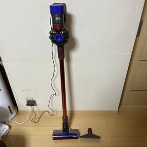 応相談 美品 dyson SV11 V7 コードレスクリーナー 充電器 ノズル ハンディにもなる