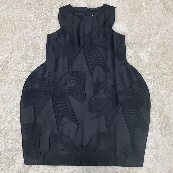 美品 コムデギャルソン COMME des GARCONS 22SS エンボス リボン柄 平面 ワンピース 二次元 ブラック 黒