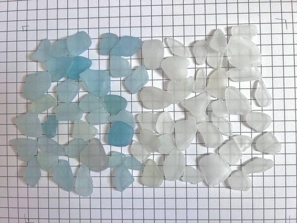 シーグラス 白・青アソート 約200g ハンドメイド素材
