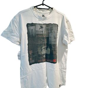 【サマーセール!!】【送料込み】DC メンズTシャツ M 半袖シャツ メンズトップス メンズシャツ プリントシャツ