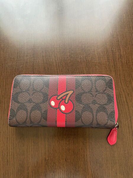 COACH コーチ 長財布 シグネチャー チェリー柄 レッド ブラウン