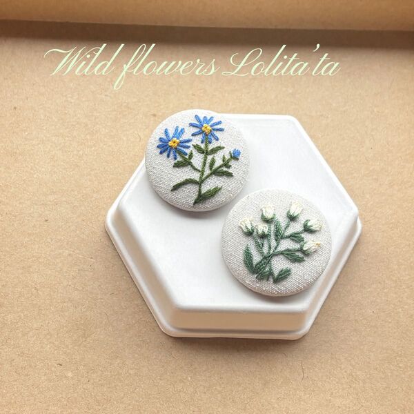 新作 ハンドメイド 刺繍ブローチ 北欧風 刺繍ブローチ 一点物 ギフトにも 花 2個セット087