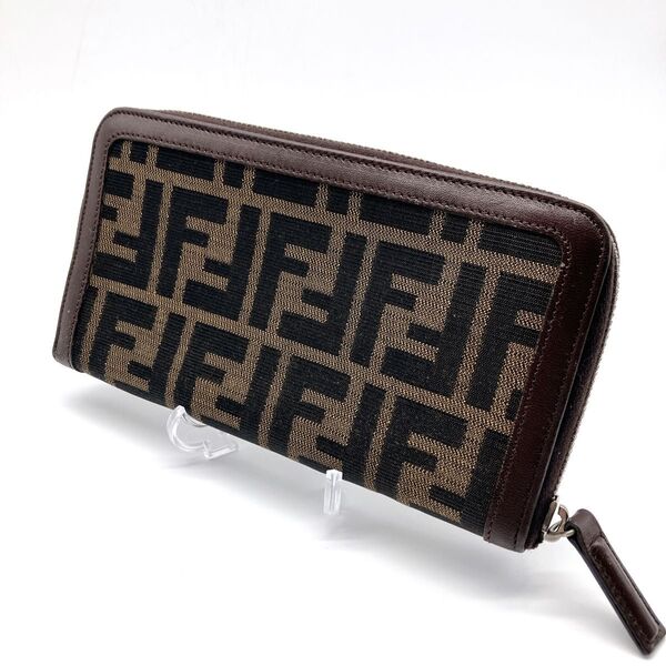 美品FENDI フェンディ ズッカ レザー×キャンバス ラウンドジップ 長財布 カーキ ブラック ブラウン