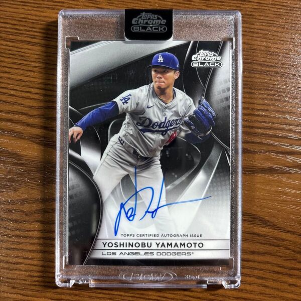 2025 TOPPS CHROME BLACK 山本由伸選手 直筆サインカード