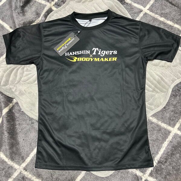【新品】阪神 TigersxBODY MAKERコラボ ドライTシャツ 阪神タイガース トップス アンダーシャツ