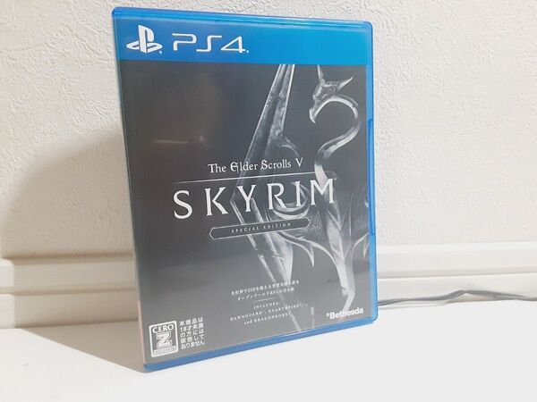 【送料無料】PS4 『 SKYRIM/スカイリム Special Edition スペシャルエディション 』【動作確認済み】