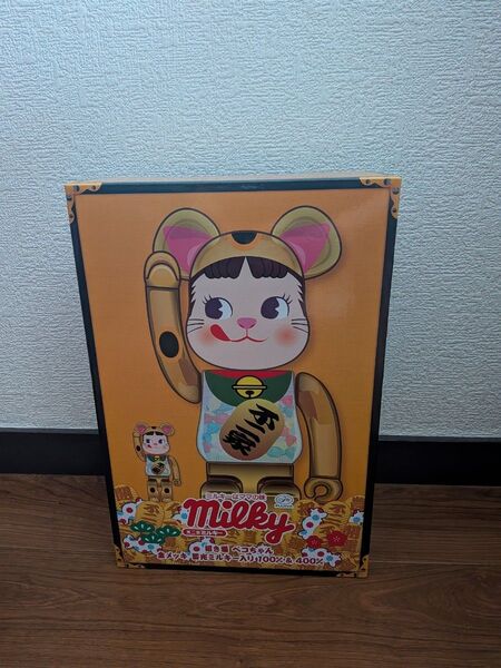 未開封 BE@RBRICK 招き猫 ペコちゃん 金メッキ蓄光ミルキー入り 100% & 400% ベアブリック