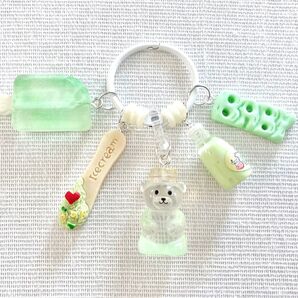 じゃらじゃらキーホルダー くまさん クリアボトル グリーン