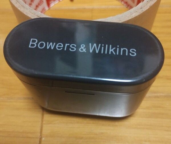 bowers & wilkins ワイヤレスイヤホン pi5 充電器 イヤホンケース 充電ケース