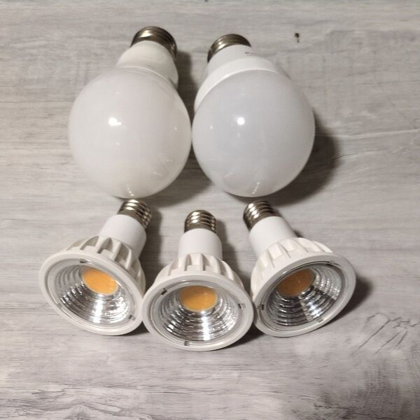 LED電球 電球色 昼光色 E26 E17