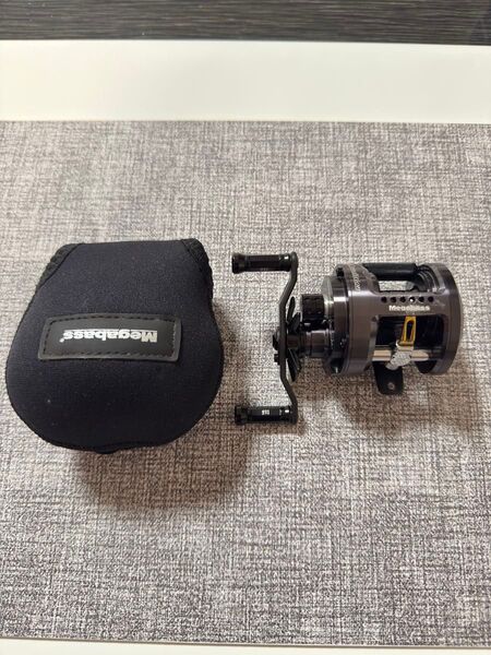 【希少品】メガバス モノブロック レーシングコンディション 右ハンドル リール