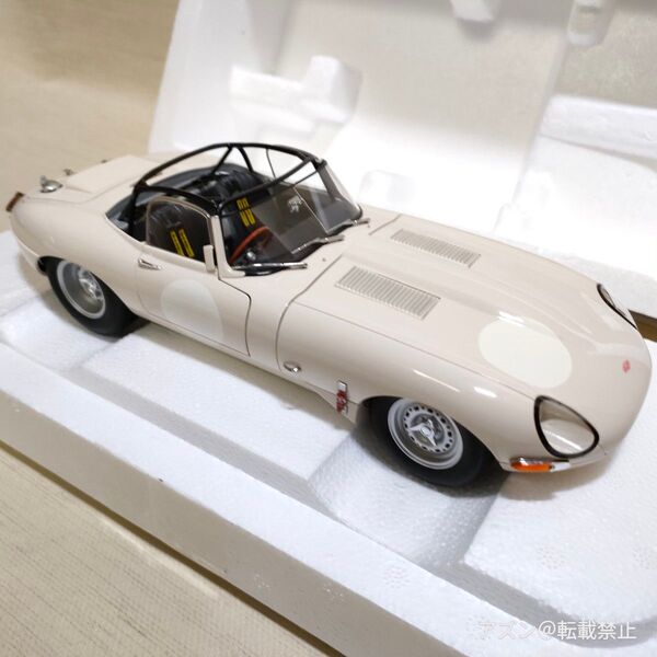 AUTOart 1/18 ジャガー ライトウェイト Eタイプ ホワイト 完成品 f-300