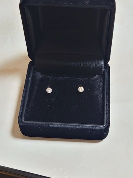 Pt900 ダイヤモンドピアス 0.2ct