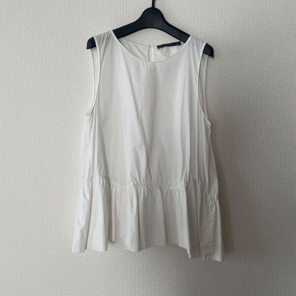 ZARA(ザラ)ペプラムフリルノースリーブブラウス