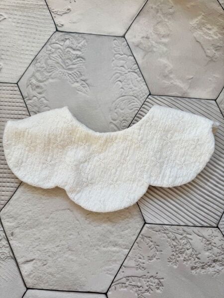 ハンドメイド スタイ 付け襟 オフホワイト レース 花柄
