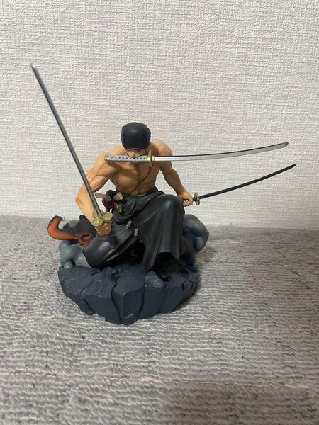 ワンピース ゾロ フィギュア
