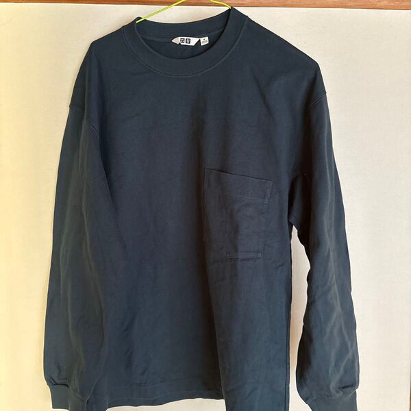 ユニクロ クルーネックTシャツ 長袖 ダークグリーン Mサイズ