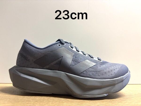 未使用 23cm D UFCXTD4 ニューバランス ブルー FuelCell Rebel v4 LF4 new balance