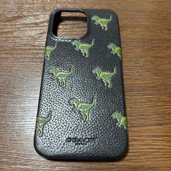 コーチ COACH レキシー iPhone15 Pro max スマホケース かわいい 恐竜